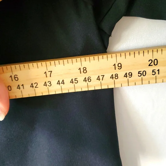 Vintage Nilani Black Long Sleeve Satin Blouse with Beaded Bows Sz 2 - Picture 12 of 12